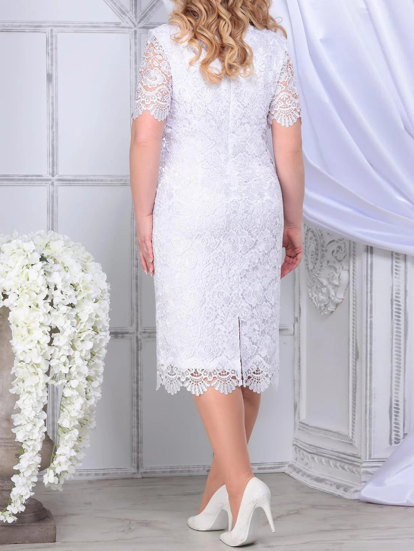 Vestido Midi Feminino Bordado Floral Plus Size