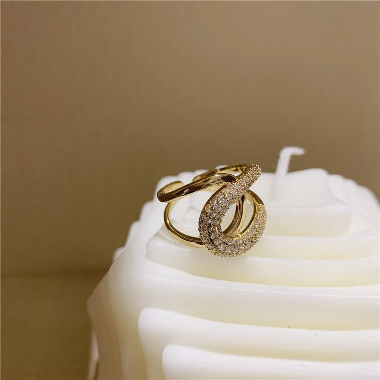 Anel Dourado Luxo