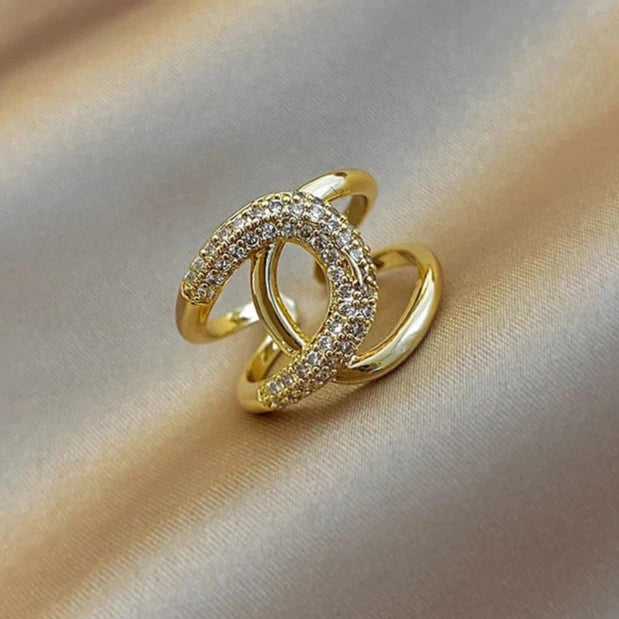 Anel Dourado Luxo