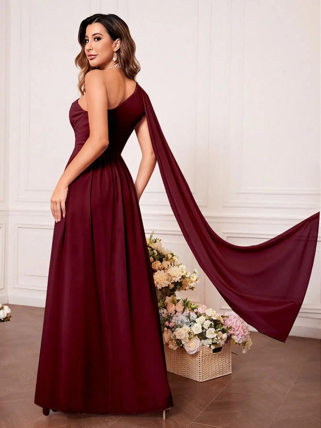 Vestido de Dama de Honra com Lazo Frontal e Um Ombro