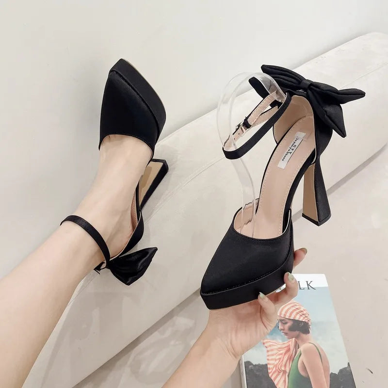 Scarpin Laço