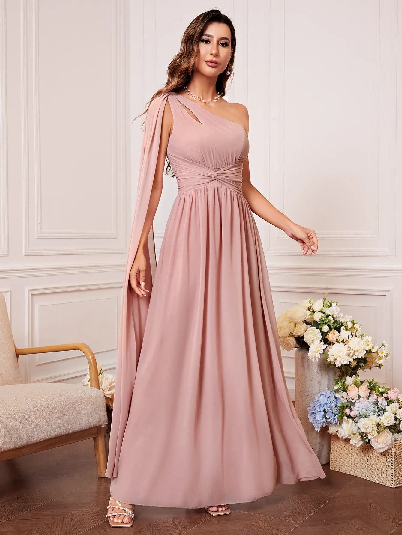 Vestido de Dama de Honra com Lazo Frontal e Um Ombro