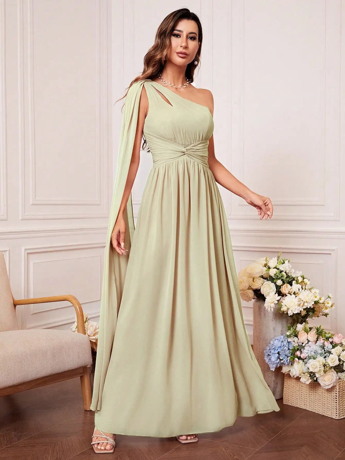 Vestido de Dama de Honra com Lazo Frontal e Um Ombro