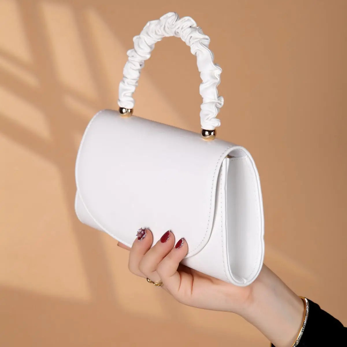 Bolsa de Couro Branca Feminina com Alça Superior