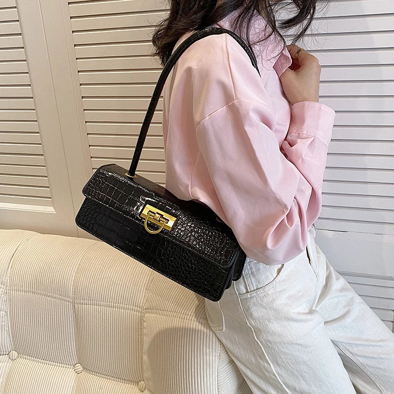 Bolsa Baguete Dourada