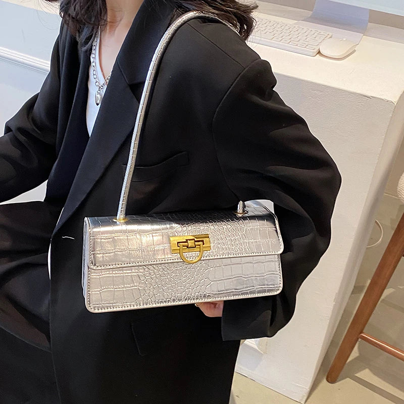 Bolsa Baguete Dourada