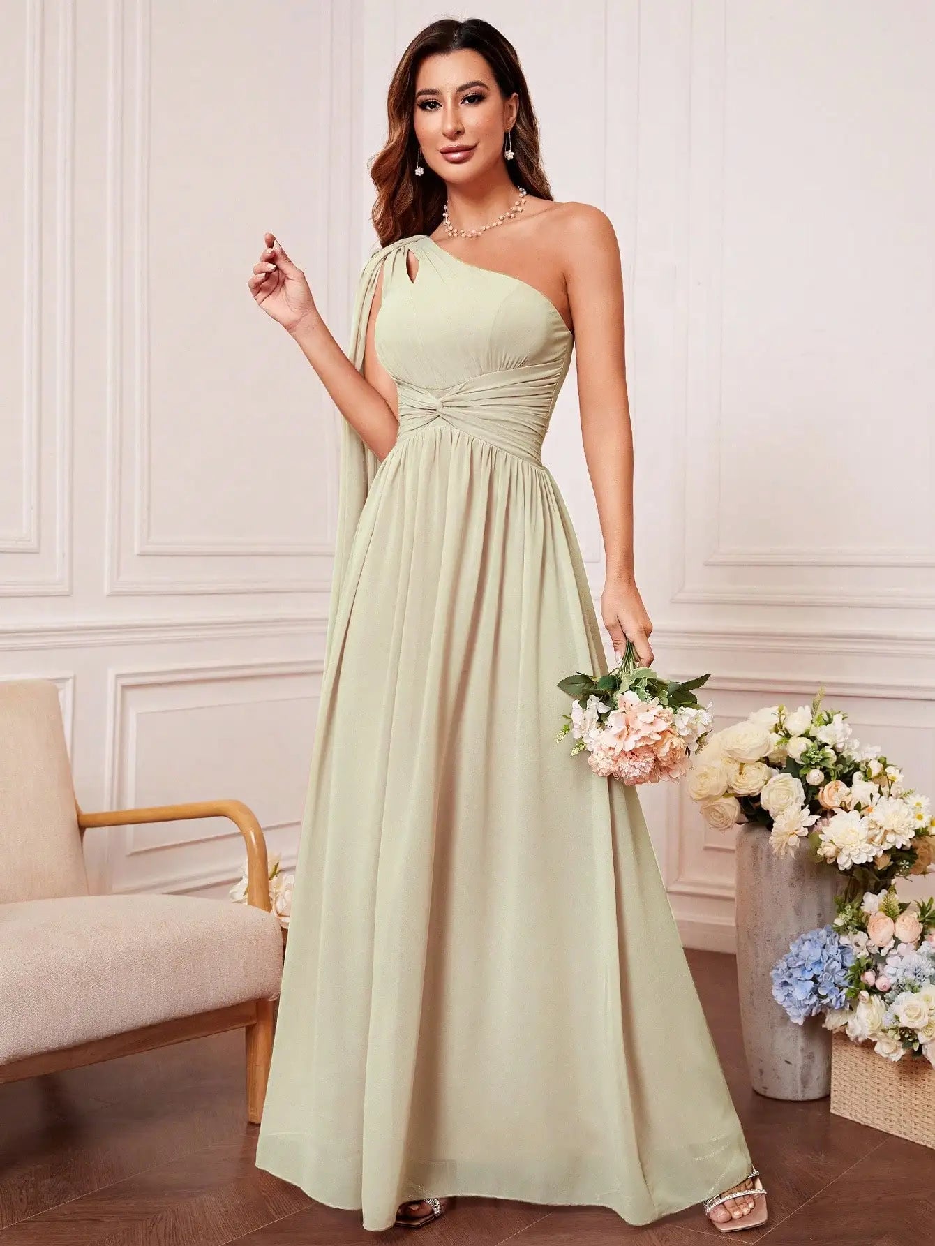 Vestido de Dama de Honra com Lazo Frontal e Um Ombro