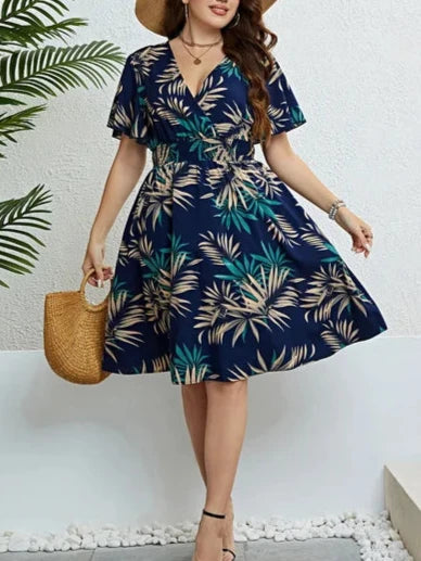 Vestido Feminino Floral Plus Size com Decote em V e Mangas Curtas