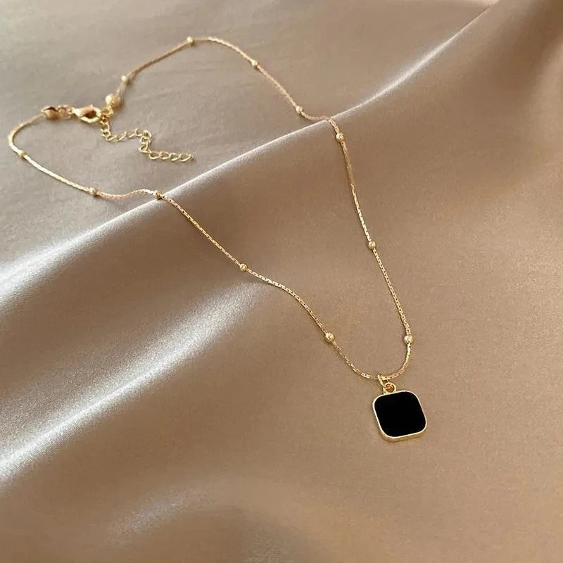 Colar Minimalista Preto