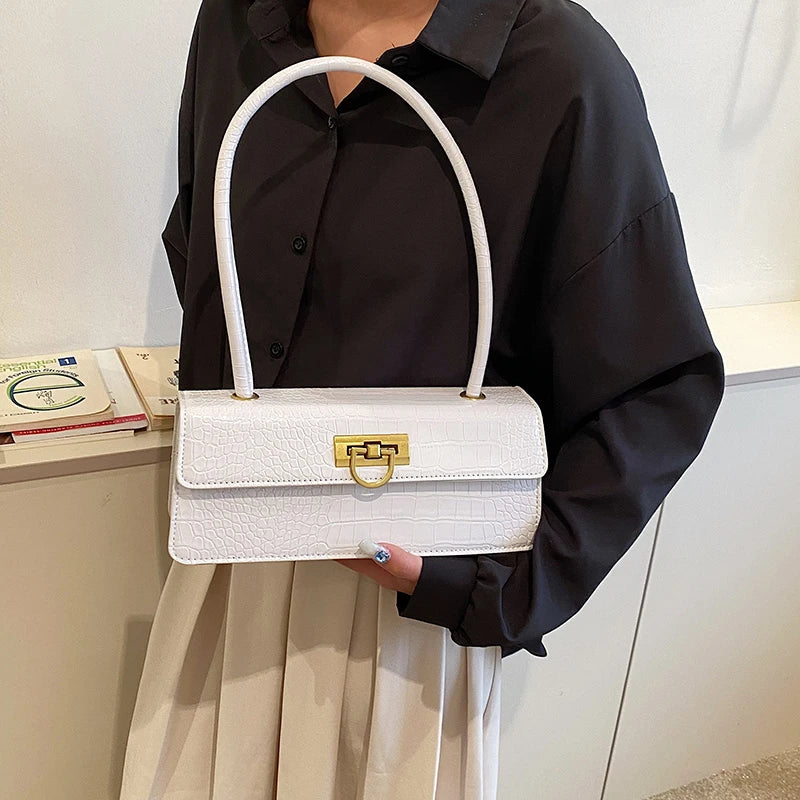 Bolsa Baguete Dourada