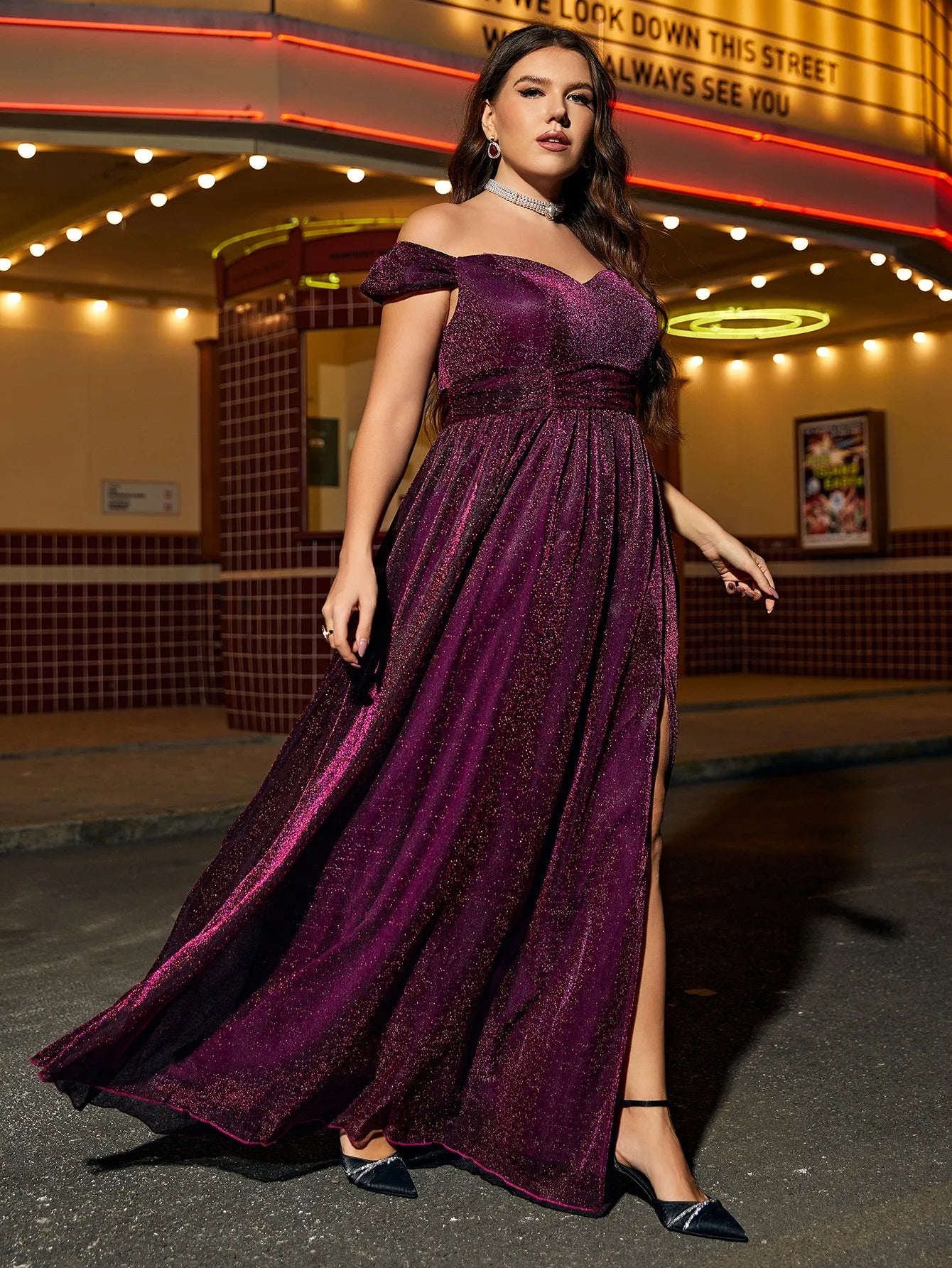 Vestido de Festa com Fenda Alta e Manga Curta