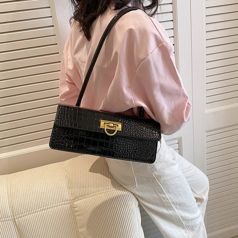Bolsa Baguete Dourada