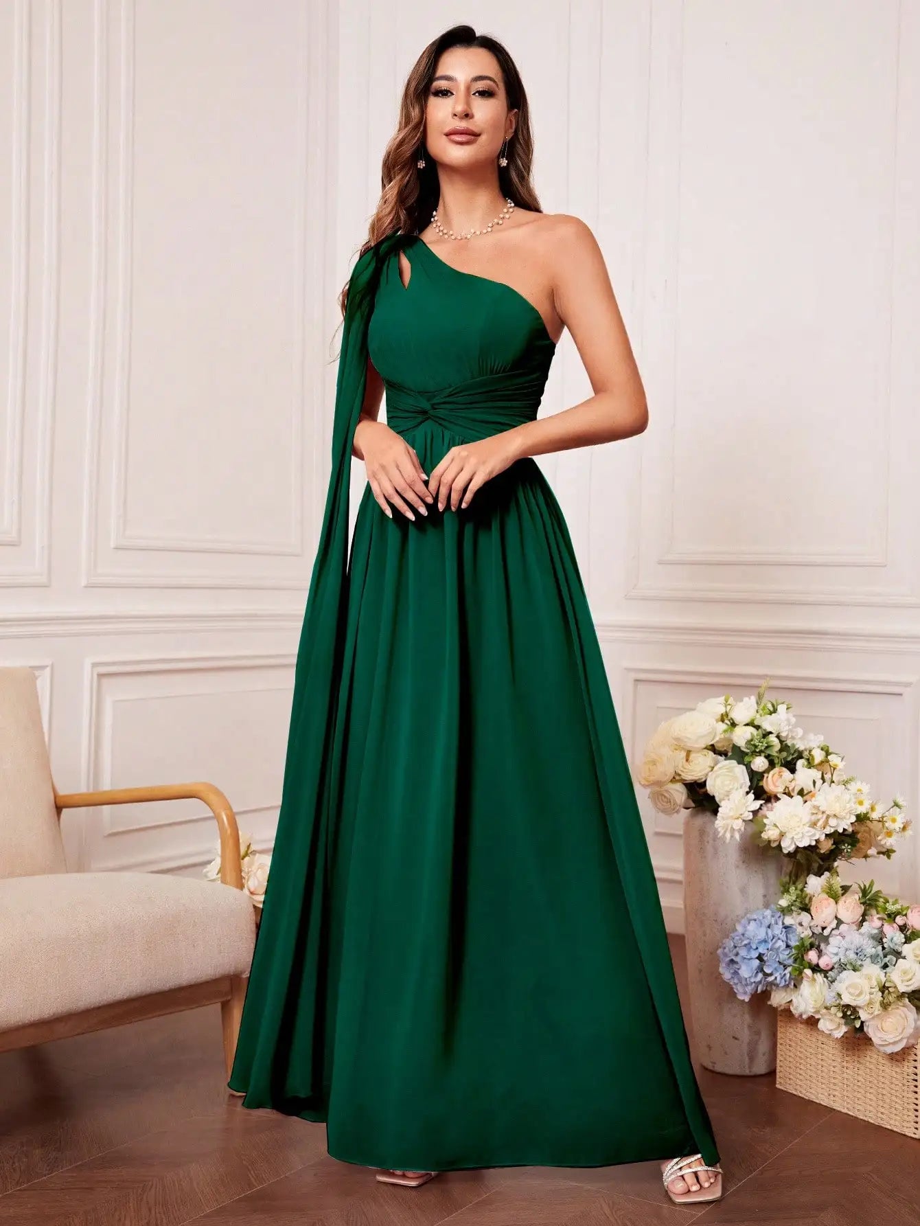 Vestido de Dama de Honra com Lazo Frontal e Um Ombro
