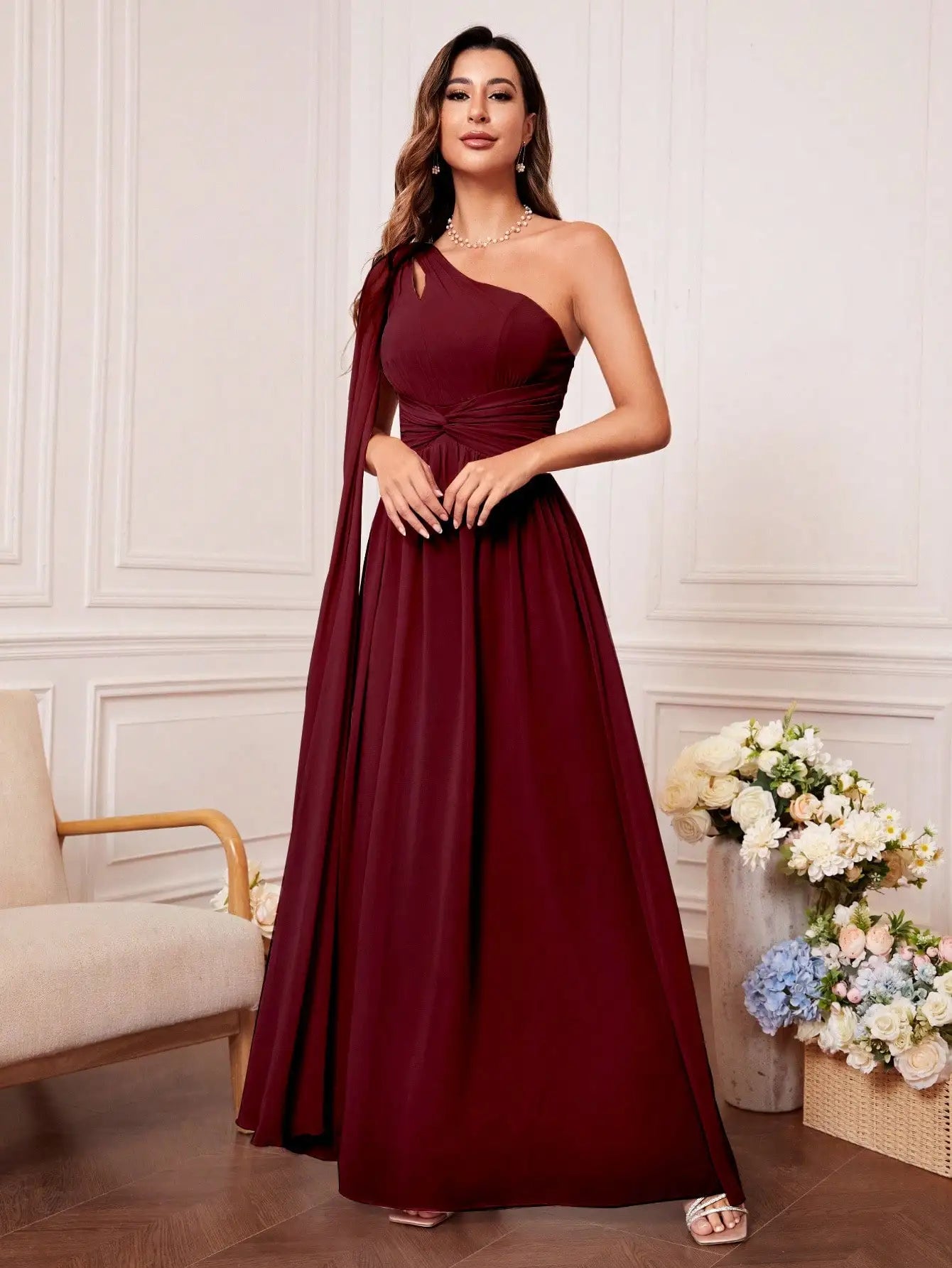 Vestido de Dama de Honra com Lazo Frontal e Um Ombro