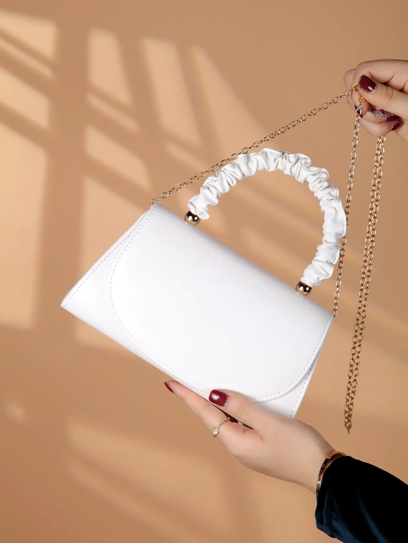 Bolsa de Couro Branca Feminina com Alça Superior