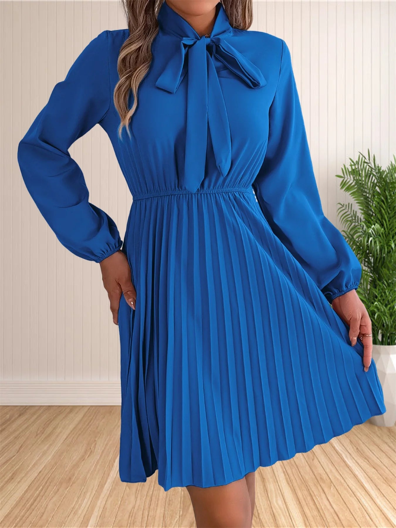 Vestido Feminino Longo de Manga Comprida com Decote V