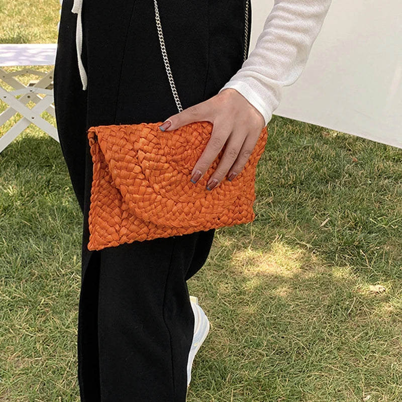 Bolsa Clutch de Palha