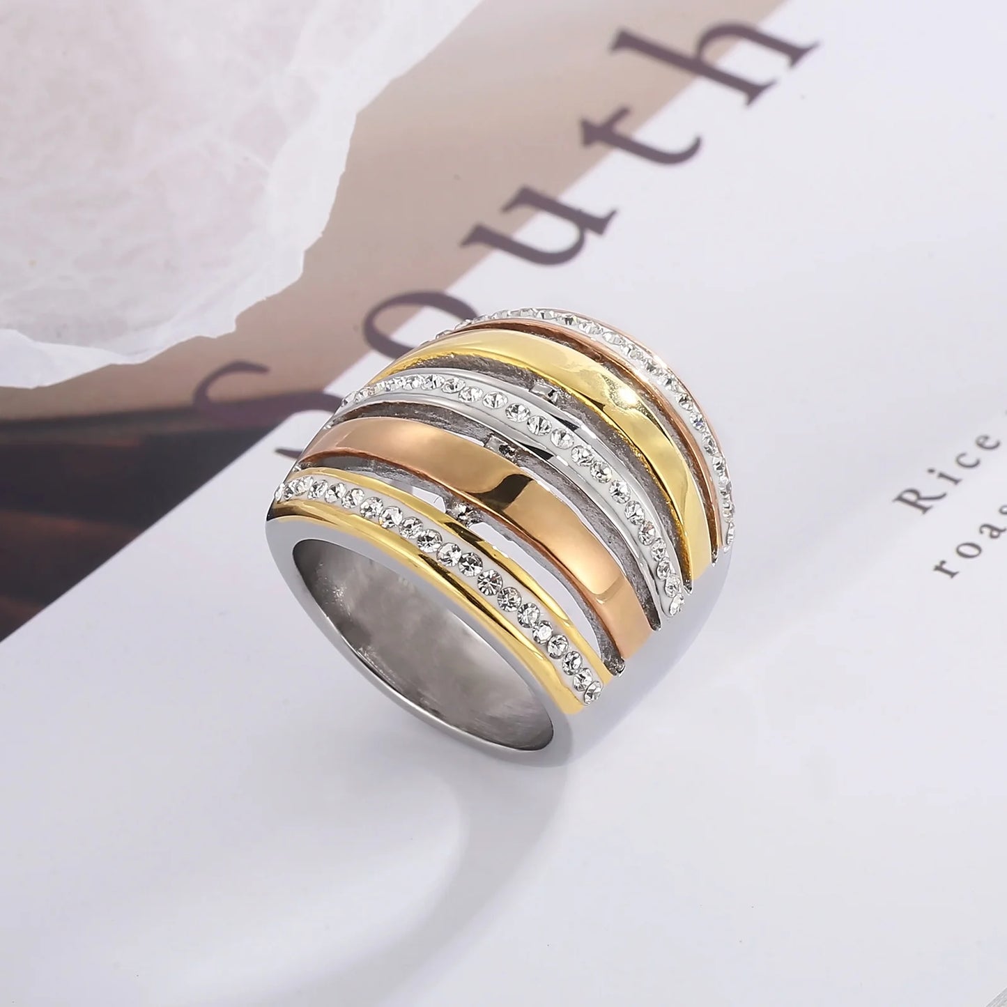 Anel Elegante de Luxo