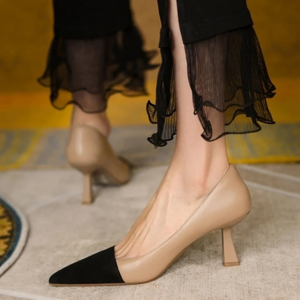 Sapatos Femininos de Salto Alto com Bico Fino em Damasco Preto