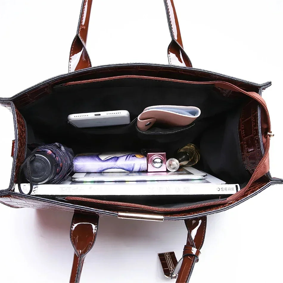 Bolsas Tote Estampa Crocodilo