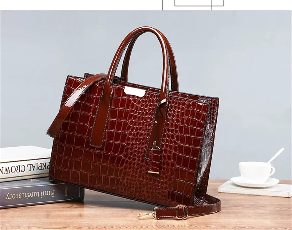 Bolsas Tote Estampa Crocodilo