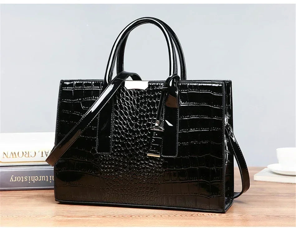 Bolsas Tote Estampa Crocodilo