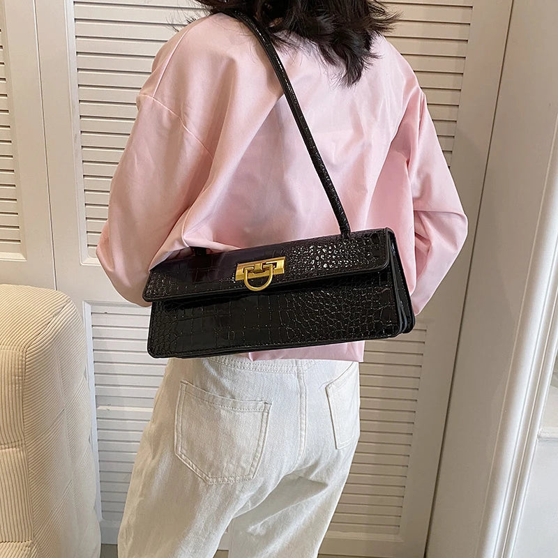 Bolsa Baguete Dourada