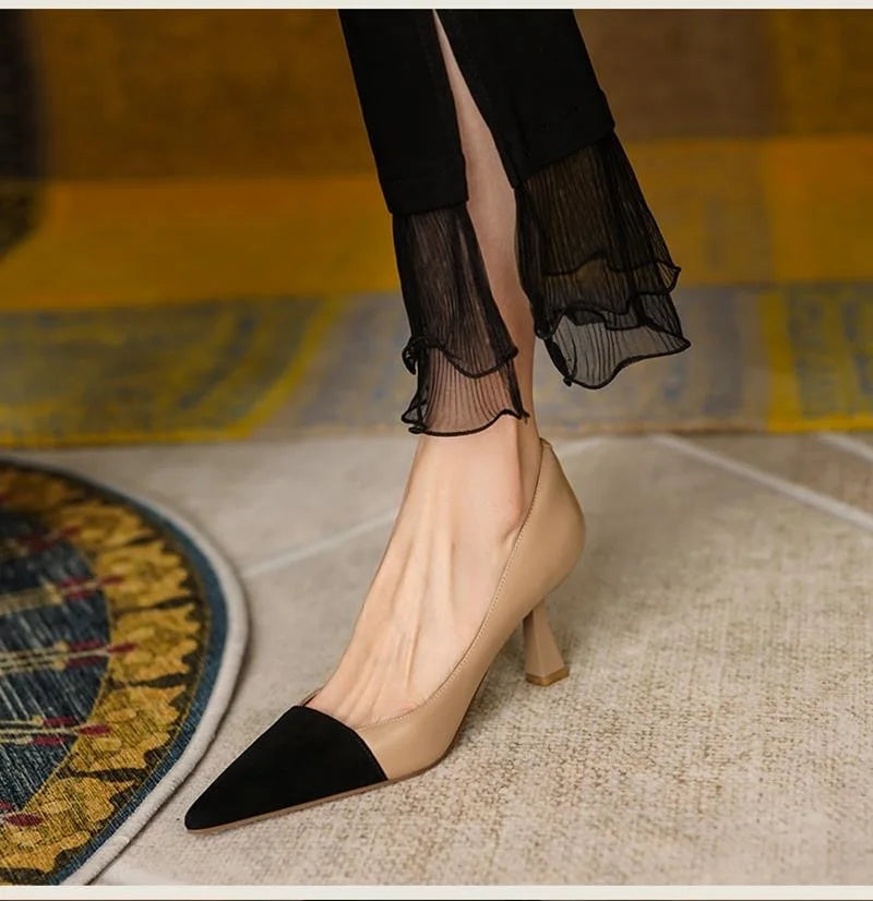 Sapatos Femininos de Salto Alto com Bico Fino em Damasco Preto